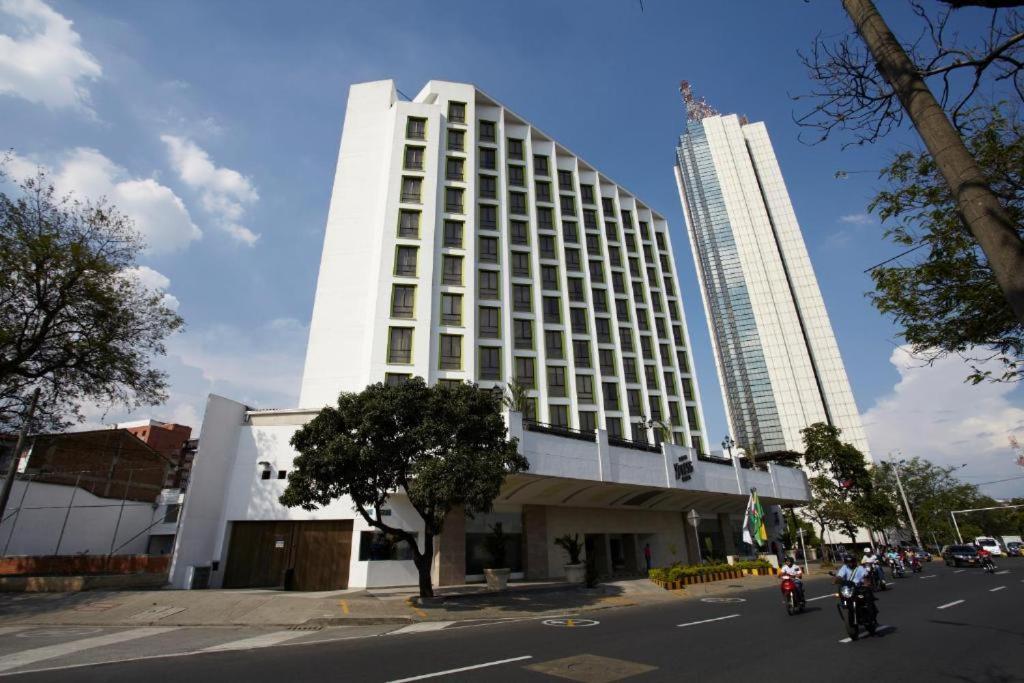 Club De Bienestar Ilar Bulevar Del Rio Cali Kültér fotó