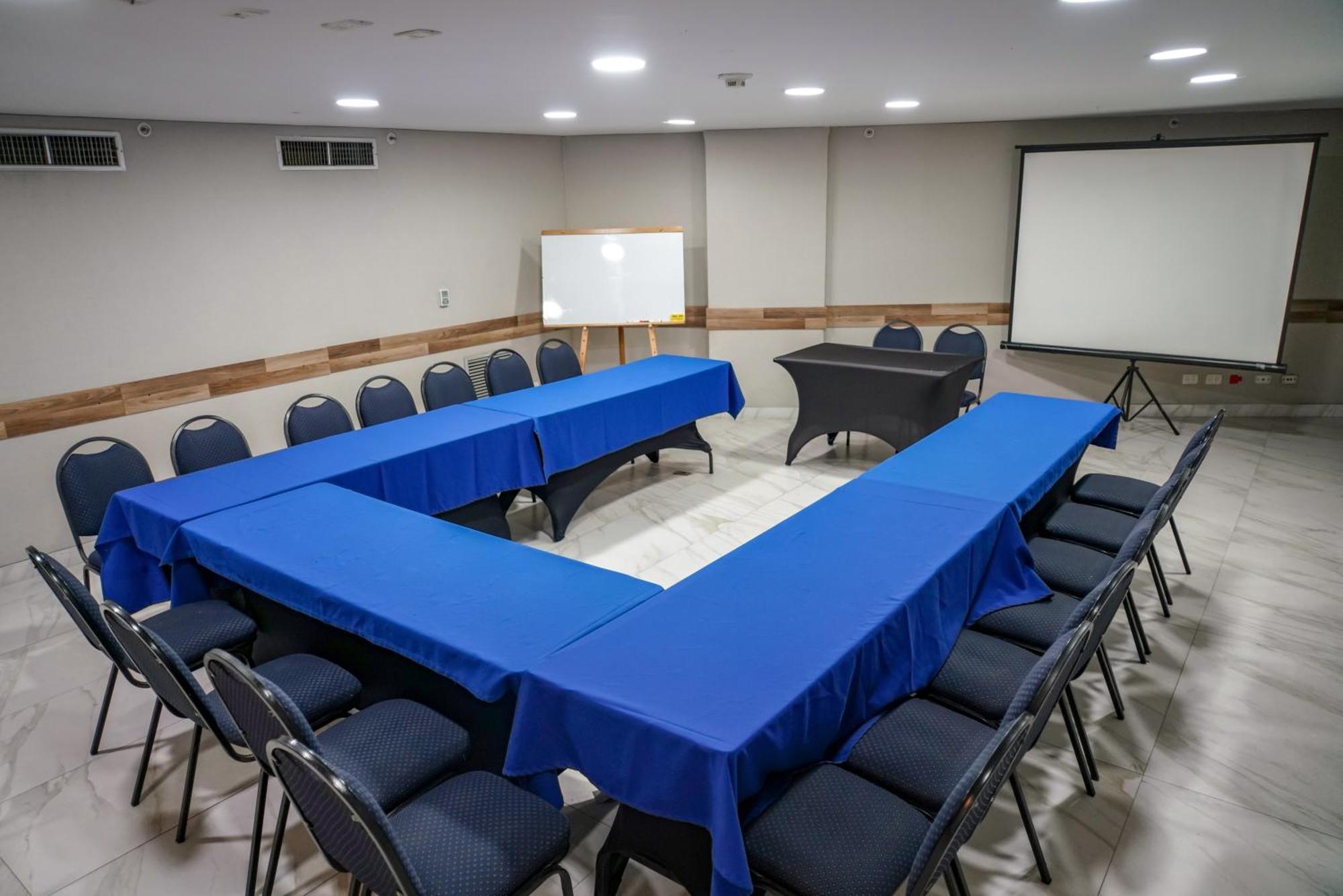 Club De Bienestar Ilar Bulevar Del Rio Cali Kültér fotó